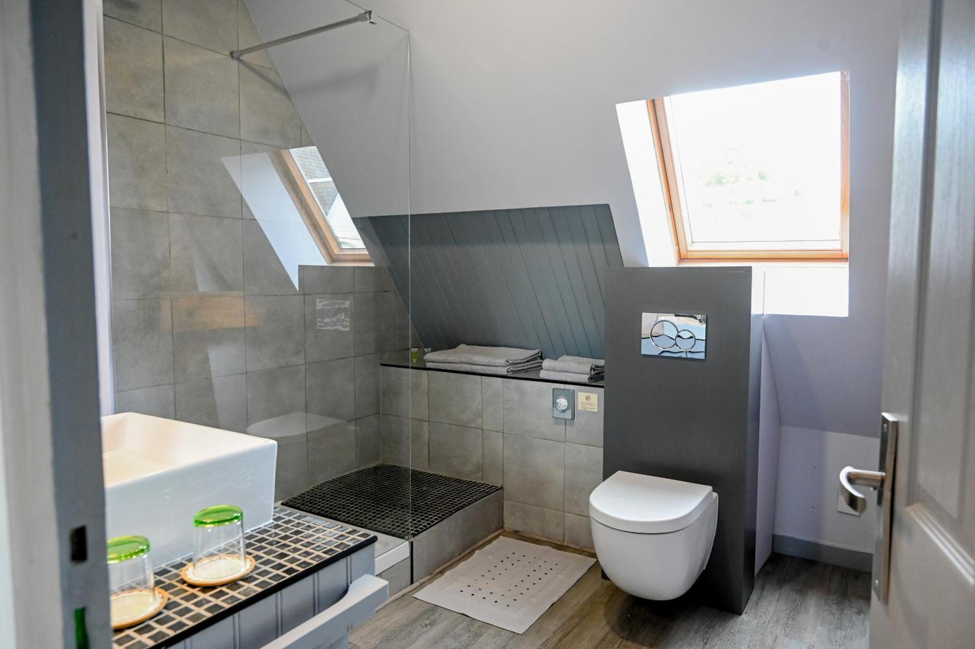 La Fontaine Dort Bed and Breakfast Tessy-sur-Vire Eksteriør billede